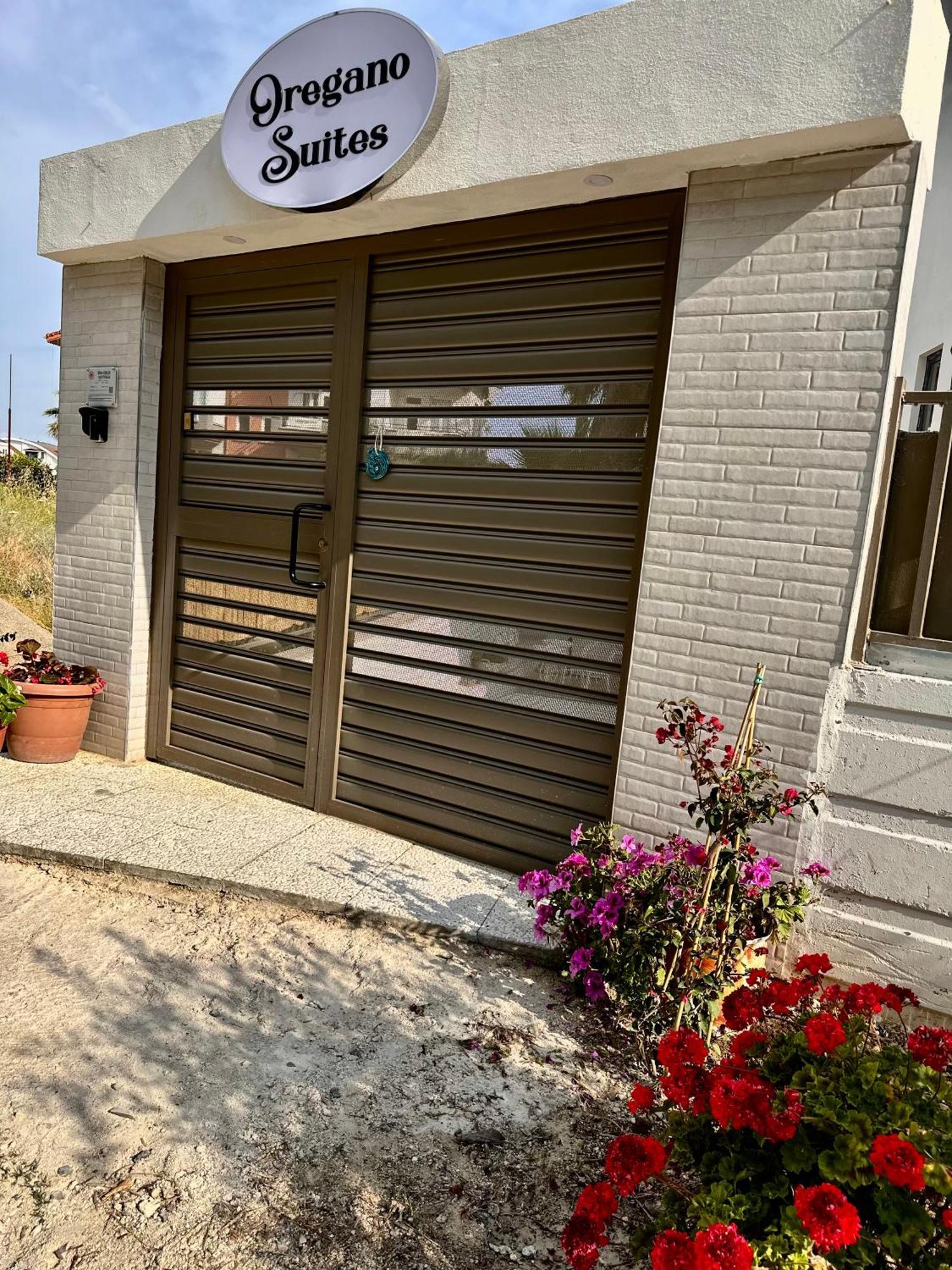 Oregano Suites Side Exterior photo