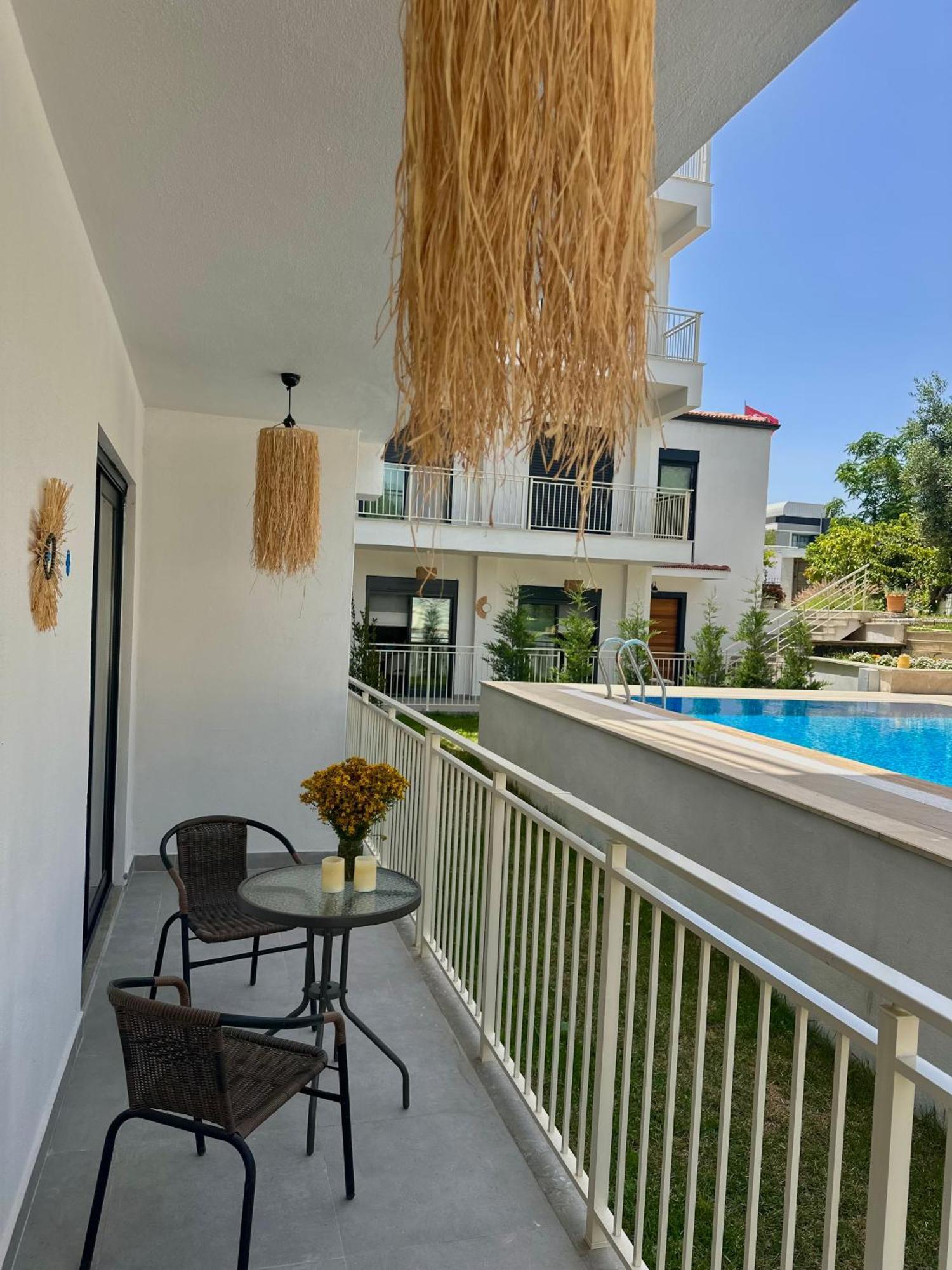 Oregano Suites Side Exterior photo